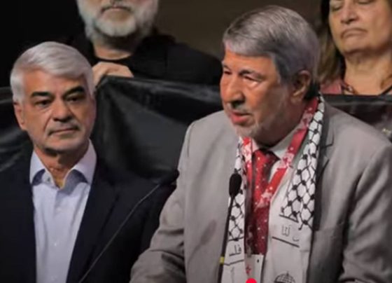 Foto colorida do mbaixador da Palestina no Brasil, Ibrahim Alzeben - Metrópoles