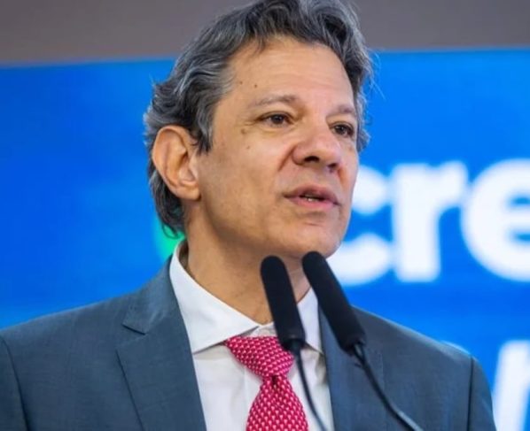 Militância antidiplomática cancelou reunião com Tesouro dos EUA, diz Haddad