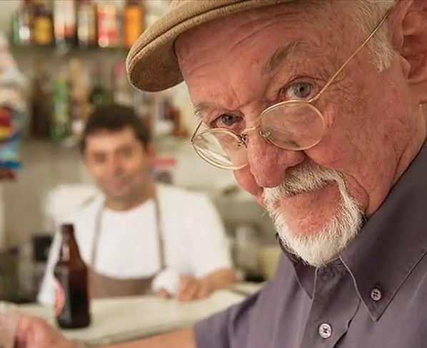 Morre no Rio de Janeiro o cartunista Jaguar, aos 93 anos; ele foi um dos fundadores de O Pasquim