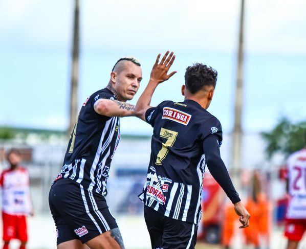Marcelo Toscano e Keliton comemoram gol do Asa contra a Juazeirense no Brasileirão Série D Will Bank