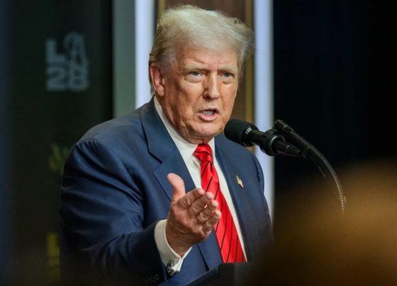 Fizeram com Bolsonaro o que tentaram fazer comigo, diz Trump após STF condenar Bolsonaro