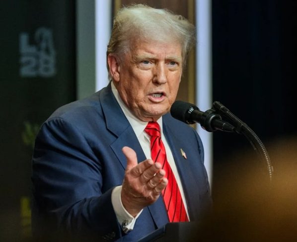 Fizeram com Bolsonaro o que tentaram fazer comigo, diz Trump após STF condenar Bolsonaro