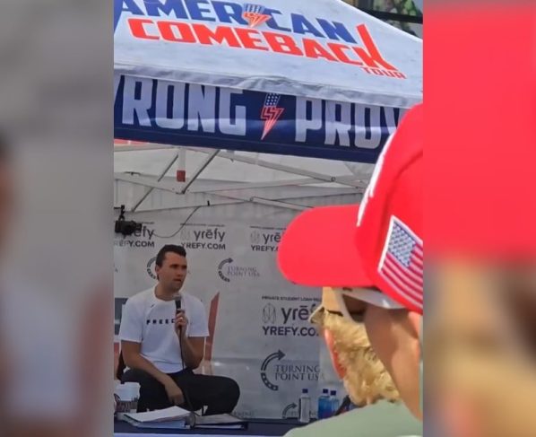 Influenciador trumpista Charlie Kirk é baleado durante evento em universidade