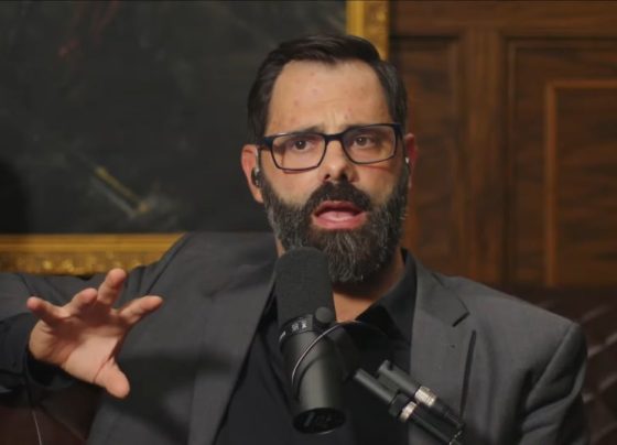 Pastor revolta web ao pedir que fiéis conversem com os filhos sobre pessoas negras: "O perigo é maior" Texano Joel Webbon se pronunciou