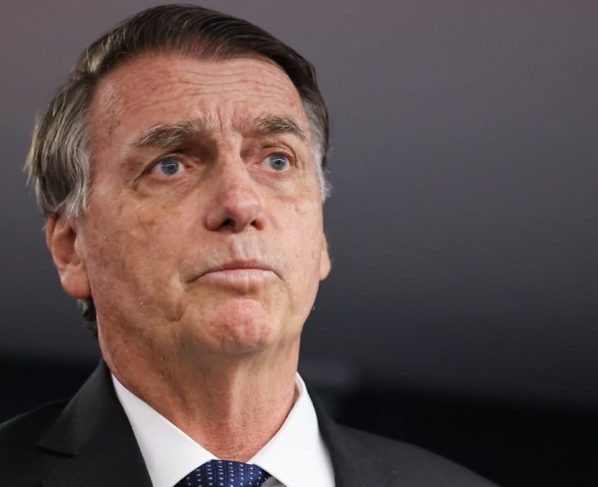 Possibilidade de ir para a Papuda deixa Bolsonaro em pânico, dizem aliados