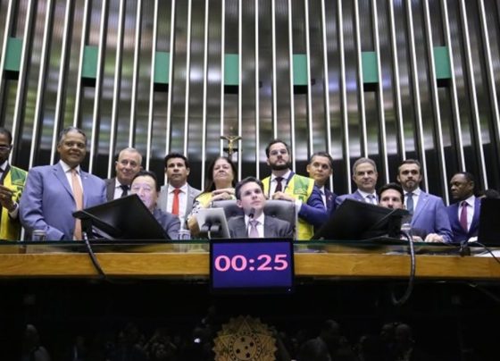 Câmara enterra MP do aumento de impostos e derrota governo Lula, que acusa interferência de Tarcísio