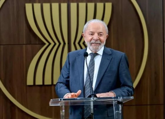 Lula pretende debater tarifaço e sanções contra autoridades com Trump