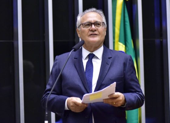 Renan Calheiros vira relator do Imposto de Renda, critica Câmara e prevê aprovação em 30 dias