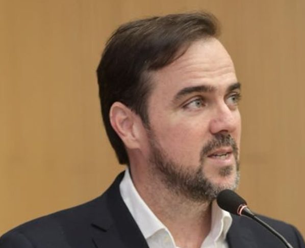 "Trabalho para ser segundo nome ao Senado com Gracinha", diz Mendanha