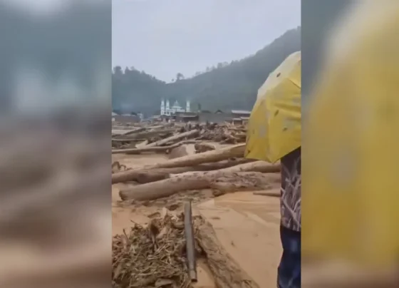 Indonésia registra mais de 900 mortes por inundações e deslizamentos de terra