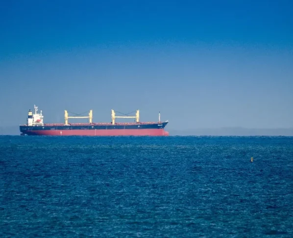 China condena apreensão de navios-petroleiros pelos EUA