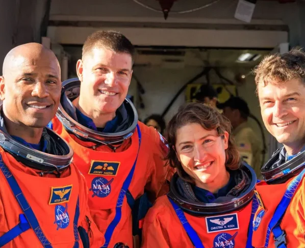 Primeira viagem de humanos ao redor da Lua neste século deve marcar 2026