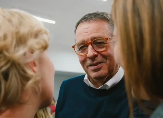 Candidato de esquerda vence eleição e será próximo presidente de Portugal, diz boca de urna