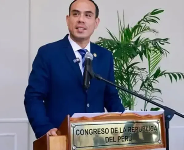 Congresso do Peru derruba presidente e declara cargo vago às vésperas das eleições