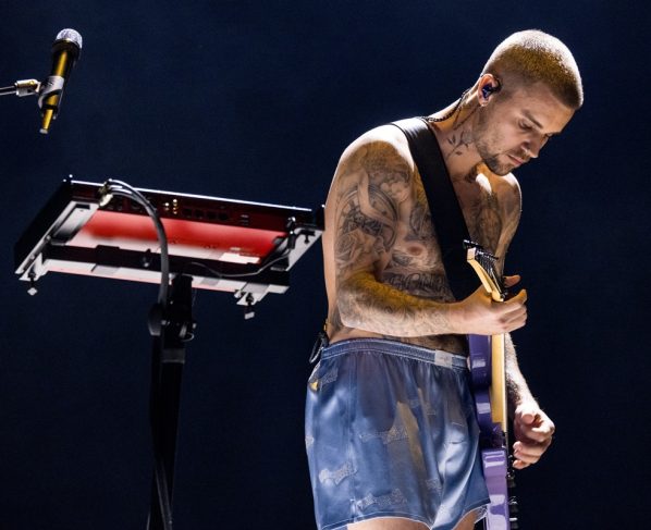 Imagem colorida de Justin Bieber no Grammy 2026 - Metrópoles