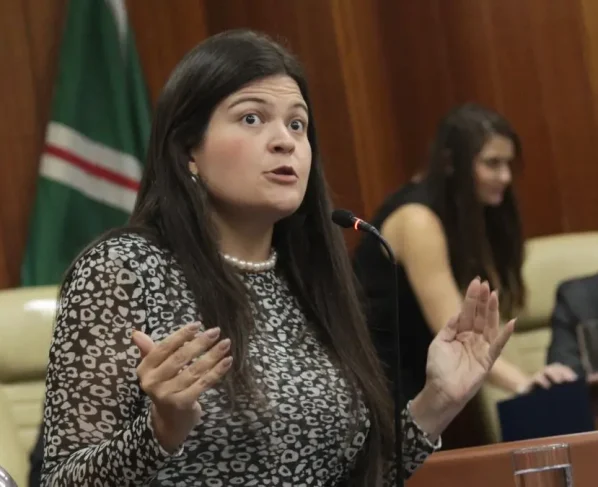 Vereadora Aava Santiago é dirigente do PSB goiano