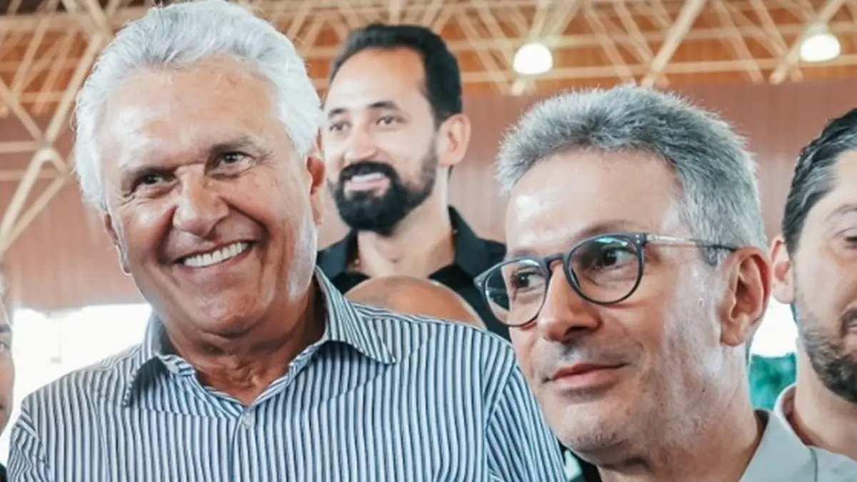 Zema alfineta Caiado sobre nomeações de parentes