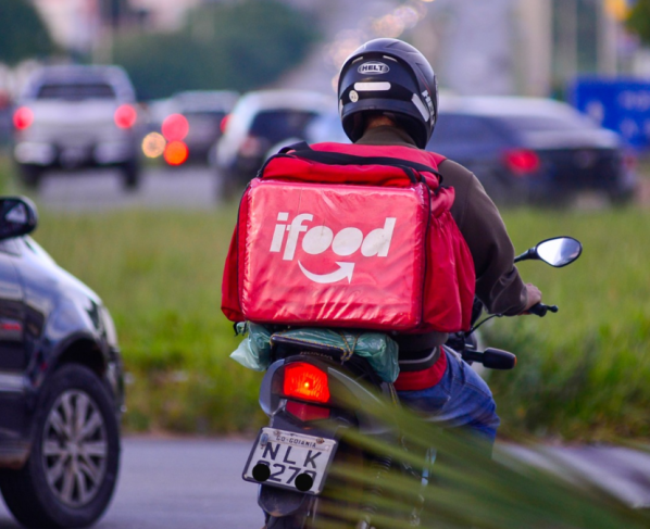 Cade vê indícios de que iFood violou acordo sobre contratos de exclusividade e dá 15 dias para explicações