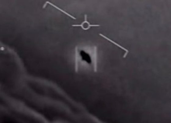 Governo dos EUA promete transparência total Pentágono divulga arquivos inéditos sobre OVNIs; veja imagem Extraterrestre