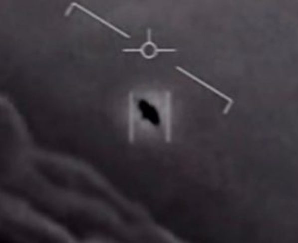 Governo dos EUA promete transparência total Pentágono divulga arquivos inéditos sobre OVNIs; veja imagem Extraterrestre