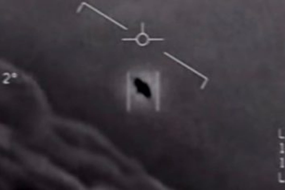 Governo dos EUA promete transparência total Pentágono divulga arquivos inéditos sobre OVNIs; veja imagem Extraterrestre