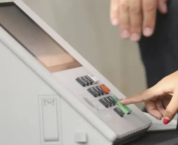 Justiça endurece critérios para uso de IA nas eleições, veja as regras