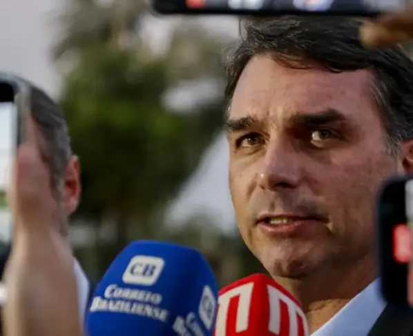 Imagem mostra senador Flávio Bolsonaro