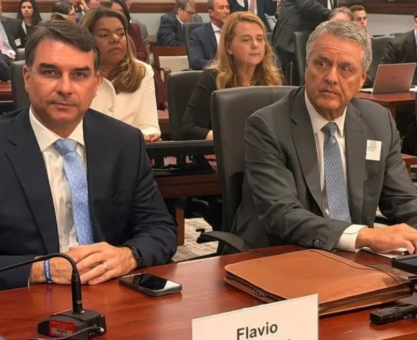 Flávio diz nos EUA que tarifas ajudariam Lula e que agora é o 'pior momento' para adotá-las