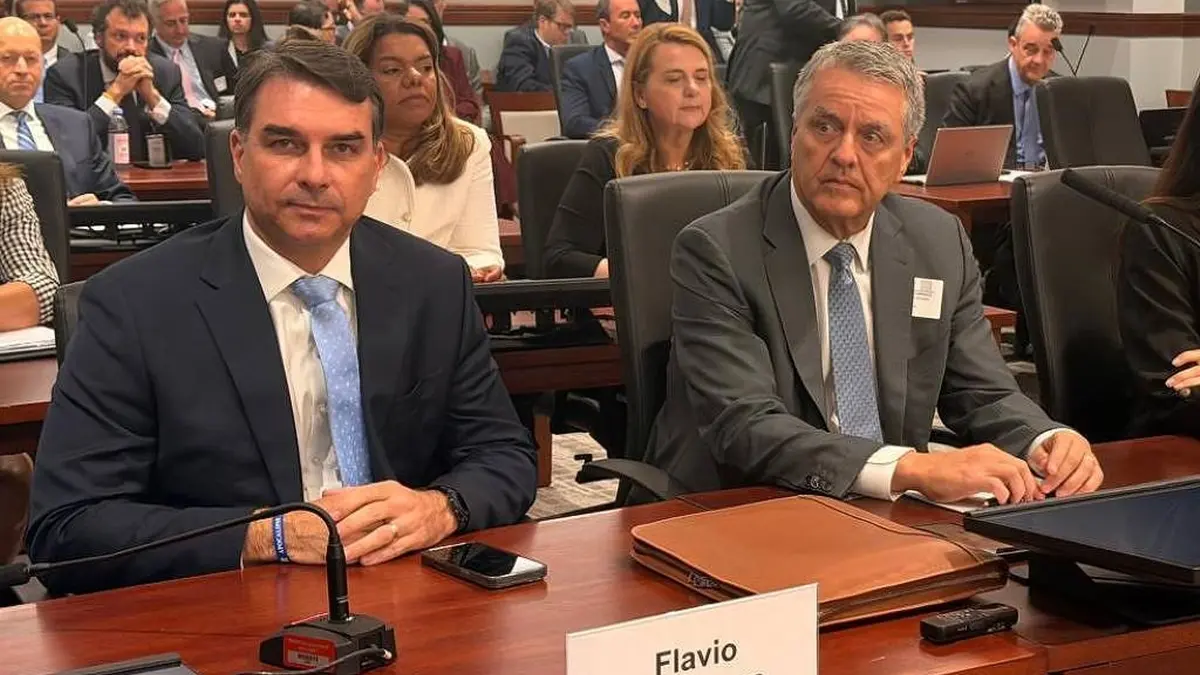 Flávio diz nos EUA que tarifas ajudariam Lula e que agora é o 'pior momento' para adotá-las