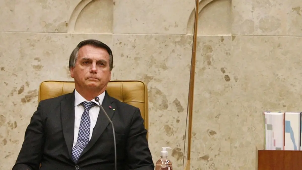 Moraes pede que PGR e defesa se manifestem novamente sobre arma de Bolsonaro