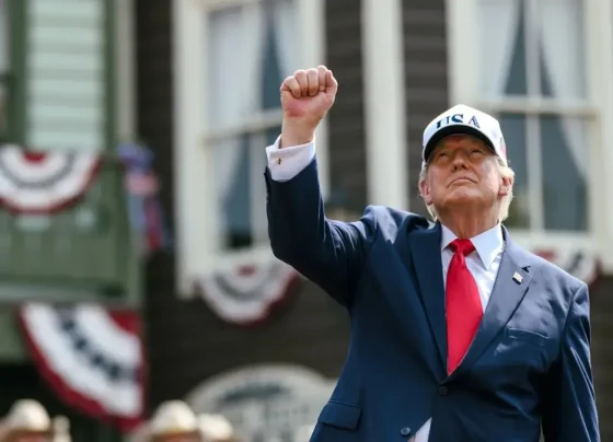 Em aniversário de 250 anos, Trump exalta EUA, critica comunismo e cita guerra do Irã